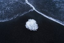 Iceland, Jokulsarlon, ice on the beach — Stock Photo