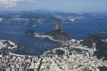 Vue aérienne de Rio De Janeiro à la lumière du jour, Brésil — Photo de stock