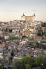 Spagna, Veduta di Toledo, Alcazar la sera — Foto stock