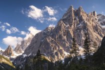 Italie, Province de Belluno, vallée de Hochpuster, parc naturel Tre Cime, Dolomites Sexten, Einserkofel et Zwoelferkofel — Photo de stock