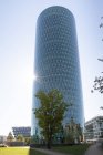 Alemania, Hesse, Frankfurt, Westhafen Tower durante el día - foto de stock