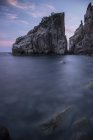 España, Blanes, Costa Brava, vista al mar al atardecer - foto de stock