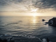 USA, California, Costa del Pacifico, Big Sur, tramonto sul mare — Foto stock