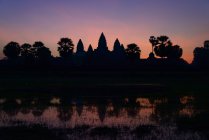 Silhouette of Angkor Wat at at twilight, Siem Riep, Cambodia — стоковое фото