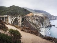 EUA, Califórnia, Costa do Pacífico, National Scenic Byway, Big Sur Coast, Bixby Bridge — Fotografia de Stock