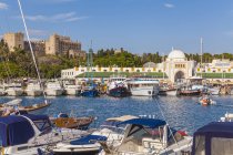 Grecia, Rodi, barche al porto di Mandraki — Foto stock