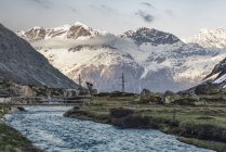 Schweiz, Graubünden, Schweizer Alpen, Parc ela, Fluss Jula — Stockfoto