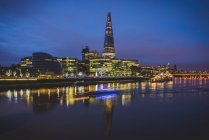 Royaume-Uni, Angleterre, Londres, Skyline avec Townhall et The Shard dans la soirée — Photo de stock