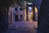 Poland, Torun, alleys at the Medieval Old Town in the evening — Stock Photo