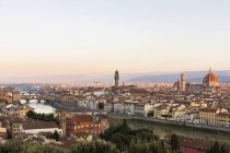 Italia, Toscana, Firenze, paesaggio urbano la sera — Foto stock