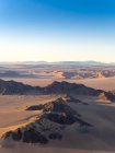 Африка, Намибия, Хардап, Хаммерштейн, заповедник Кулала, Царисские горы, Соссусвлей, пустыня Намиб на закате — стоковое фото