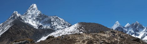 Nepal, Himalaya, Khumbu, Everest Region, Ama Dablam durante il giorno — Foto stock