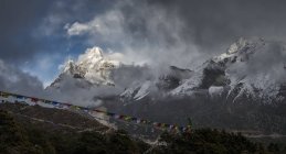 Nepal, Himalaya, Khumbu, Ama Dablam durante il giorno — Foto stock
