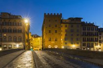 Italy, Tuscany, Florence, Ponte alle Grazie in the evening — Stock Photo