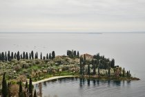 Lago di Garda e Baia delle Sirene vista — Foto stock