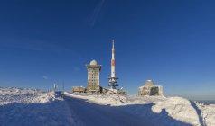 Germany, Saxony-Anhalt, Harz National Park, Brocken, Weather station and transmitter — Stock Photo