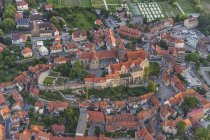 Aerial view of Quedlinburg with collegiate church in evening twilight, Germany — Stock Photo
