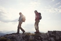 Austria, Tirolo, coppia escursioni a Unterberghorn — Foto stock