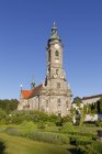 Österreich, Niederösterreich, Stiftskirche Zwettl im hellen Sonnenlicht — Stockfoto