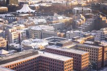 Germany, Berlin, City center, Park and houses in winter — Stock Photo