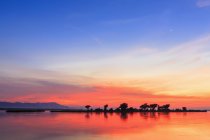 Zimbabwe, Urungwe District, Mana Pools National Park, sunset at Zambezi — Stock Photo