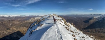 United Kingdom, Scotland, Glencoe, Stob Dearg, mountaineers hiking on the trail — Stock Photo