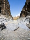 Oman, Al Hajar Mountains, Wadi, corso d'acqua essiccato — Foto stock
