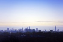 Reino Unido, Londres, horizonte en una mañana de invierno - foto de stock