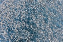 Росія, озеро Байкал, кристали льоду на крижаній поверхні — стокове фото