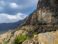 Omã, Bilad Sayt, jipes em movimento para Wadi Bani Awf — Fotografia de Stock
