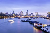Regno Unito, Londra, skyline con il Tamigi all'alba — Foto stock
