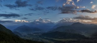 Панорамний вид на гори Machapuchare, Аннапурна Південна, Покхара, Аннапурна, Непал — стокове фото