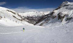 Francia, Hautes Alpes, Parco nazionale degli Ecrins, Archinard, La Coupa, Sci alpinismo — Foto stock