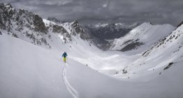 France, Hautes Alpes, Queyras Nature Park, Ceillac, Tete du Rissace, skier mountaineering — Stock Photo