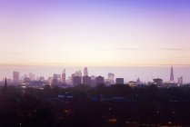 Reino Unido, Londres, horizonte a la luz de la mañana - foto de stock