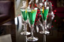 Cocktail com licor de hortelã — Fotografia de Stock