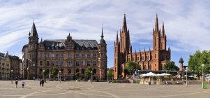 Market church and new town hall left, Wiesbaden, Hesse, Alemanha — Fotografia de Stock