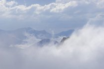 Espagne, nuageux Pico tres jes sous les nuages — Photo de stock
