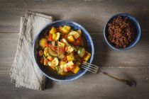 Ratatouille con riso integrale rosso — Foto stock