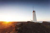 Leuchtturm reykjanesviti im Sonnenuntergang — Stockfoto