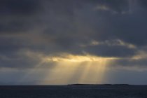 Oceano Pacifico, Isole Galapagos, alba sopra l'isola di Baltra — Foto stock