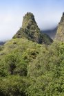 Estados Unidos, Hawaii, Maui, Wailuku, Iao Needle in Iao Valley - foto de stock
