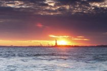 Statua della Libertà al tramonto, New York, USA — Foto stock