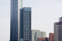 Нідерланди, Роттердам, подання до сучасних будівель денний час — стокове фото