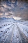 Regno Unito, Scozia, Glencoe, Glen Etive, strada in inverno — Foto stock