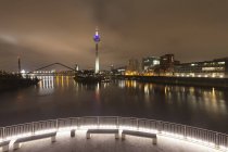 Німеччина, Дюссельдорф, медіа гавань вночі — стокове фото