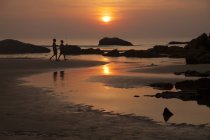 India, Karnataka, sunset at Kudle Beach near Gokarna — Stock Photo