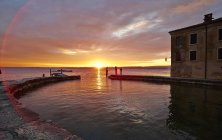 Італія, Punta san Vigilio, захід сонця озера Гарда — стокове фото