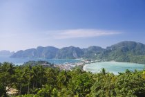 Tailandia, vista aérea de la isla de Ko Phi Phi - foto de stock