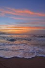 Sunset at a sandy beach. Oahu, Hawaii, USA, Pacific Islands, Pacific Ocean. — Stock Photo
